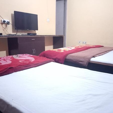 Yash Guest House New Delhi Extérieur photo