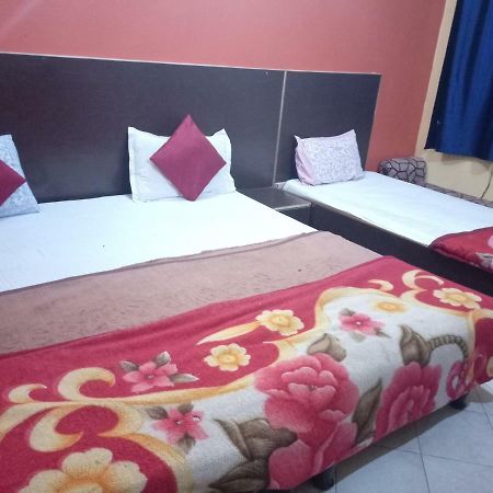 Yash Guest House New Delhi Extérieur photo