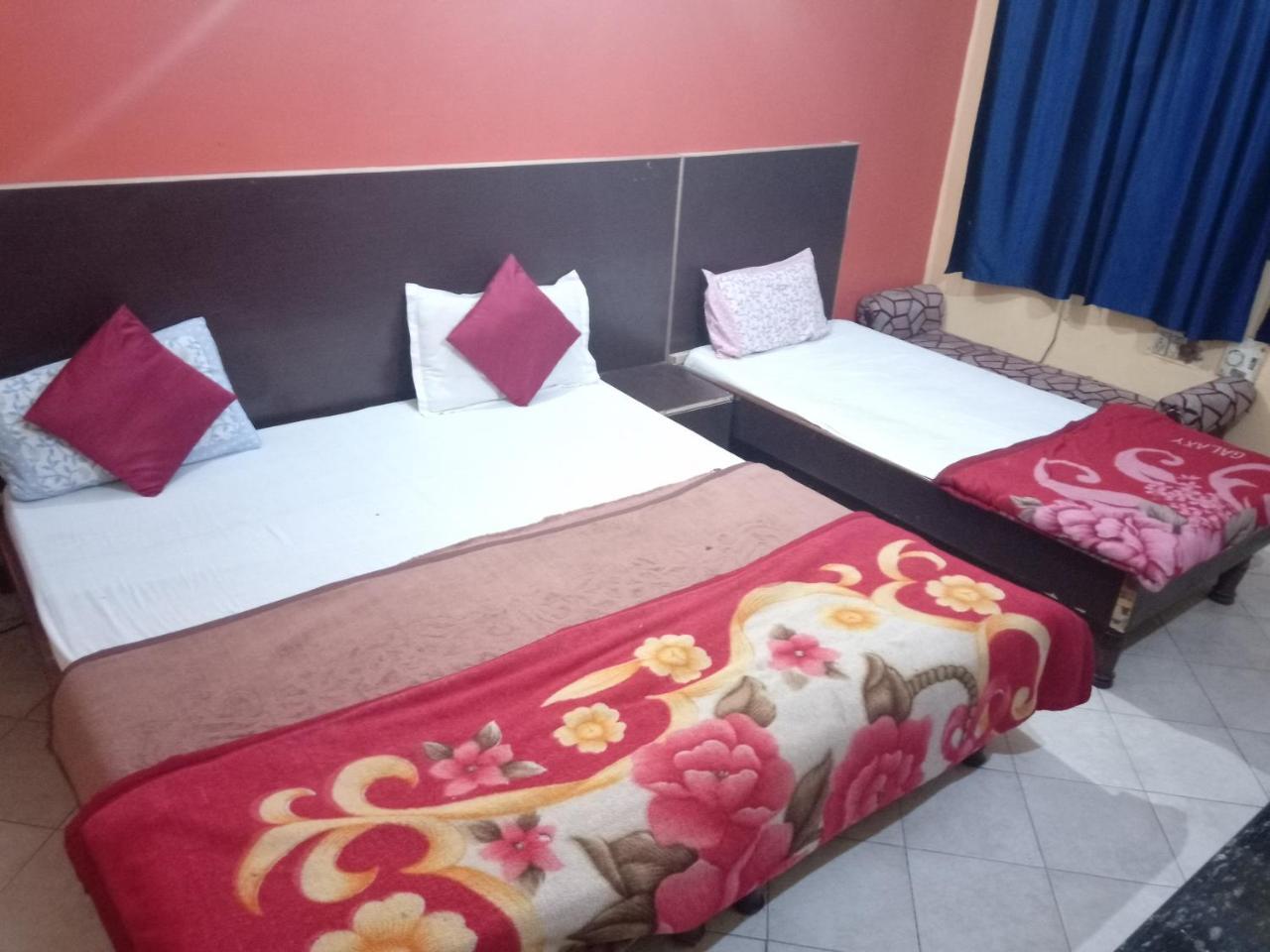 Yash Guest House New Delhi Extérieur photo