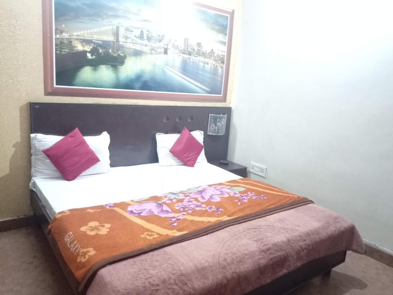 Yash Guest House New Delhi Extérieur photo