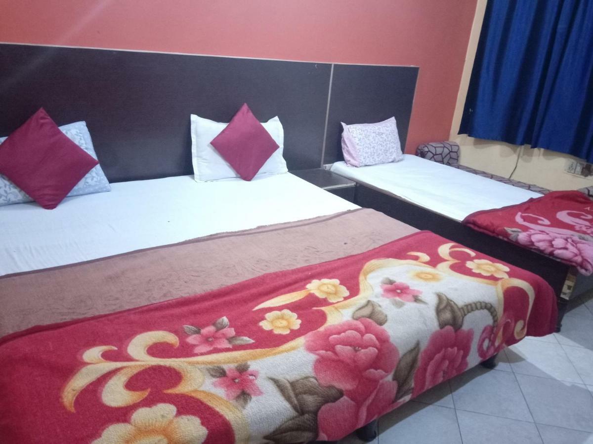 Yash Guest House New Delhi Extérieur photo